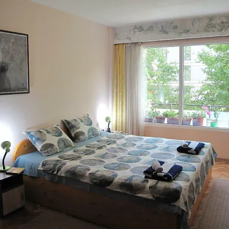 Art And Sea Apartment Warna